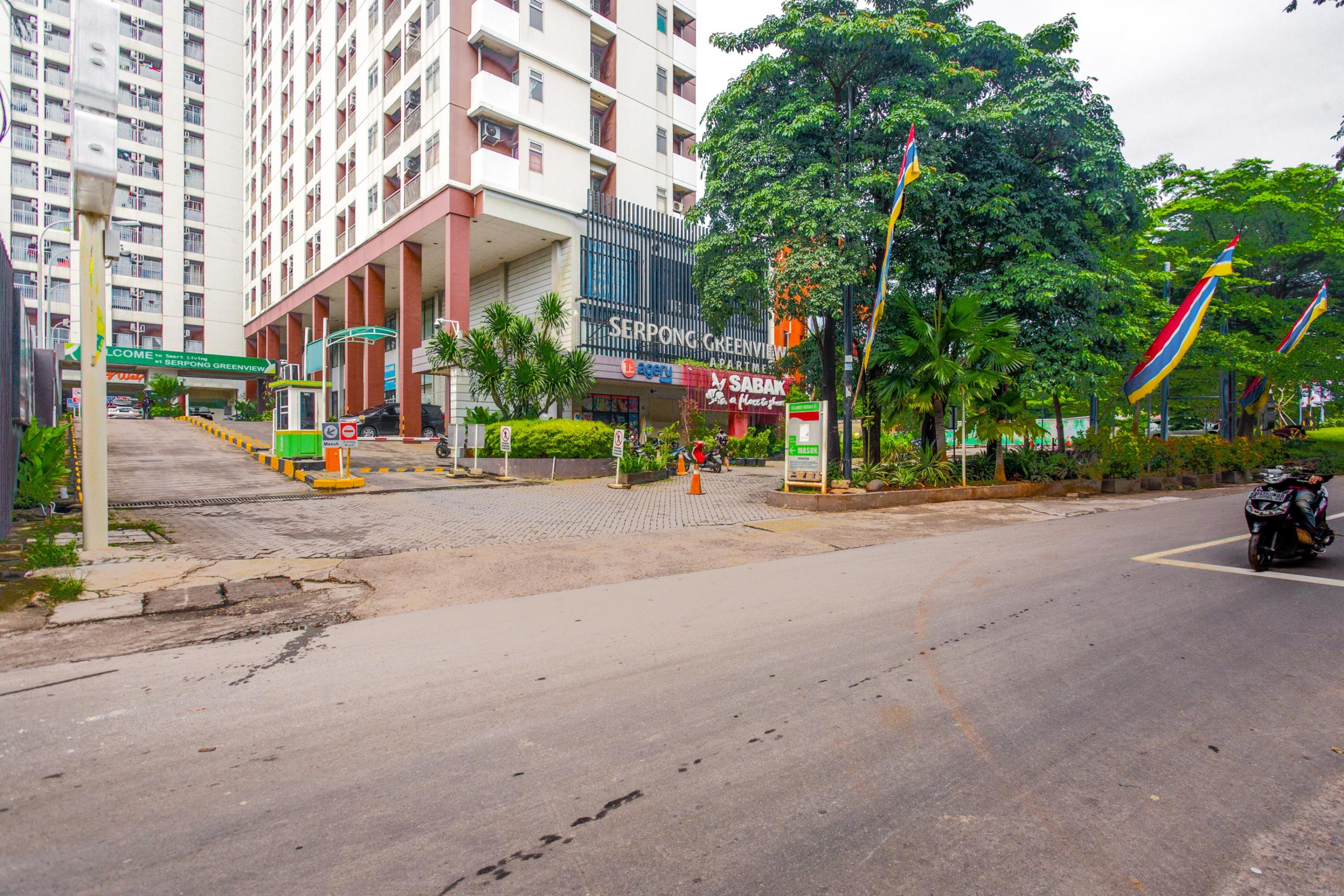 Oyo 2582 Apartemen Serpong Green View Тангеранг Экстерьер фото